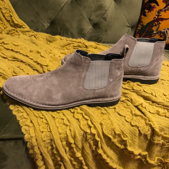 Steve Madden Other - Steve Madden Intuit Suede Chelsea Boot